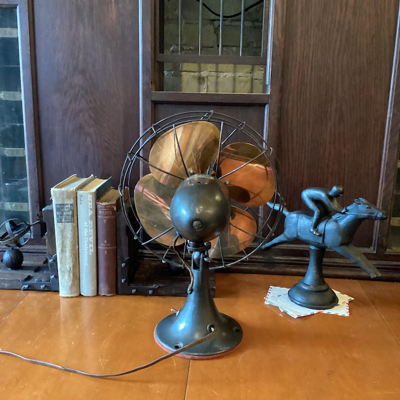 Emerson "Jubilee" fan, model 6250-D four blade single speed oscillating fan. Classic 1930s design, powerful. lubricated. Copper blades. bild 3