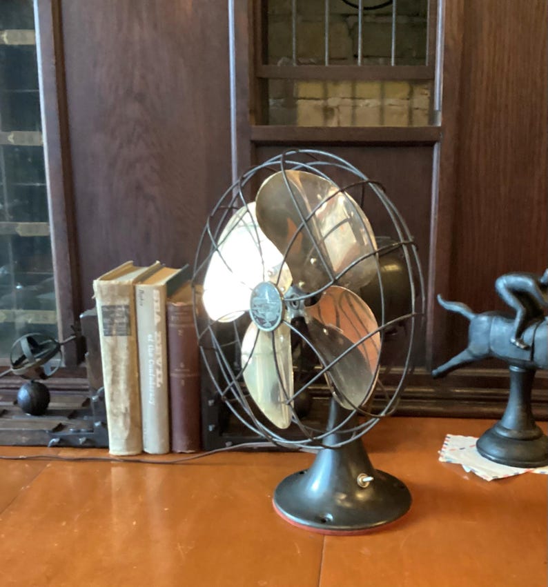 Emerson "Jubilee" fan, model 6250-D four blade single speed oscillating fan. Classic 1930s design, powerful. lubricated. Copper blades. bild 4