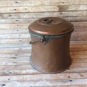Vintage Copper Kettle with Lid: Handmade Simmer Pot, Original Patina. Cooking pot, curved sided stew cooker.