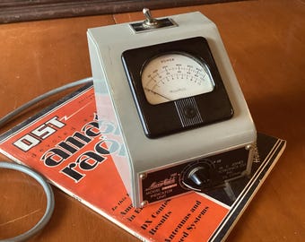 Vintage MicroMatch model 262 desktop indicator unit by M C Jones Bristol Conn. Multi level, metal case, Bakelite switch, for display only.