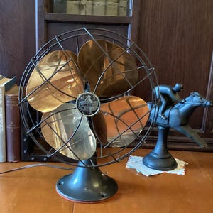 Emerson "Jubilee" fan, model 6250-D four blade single speed oscillating fan. Classic 1930s design, powerful. lubricated. Copper blades. bild 6