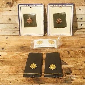 Vintage U.S. Army shoulder boards, sew pin back on military rank insignia, uniform patches, leaf clusters, dress or combat uniform.