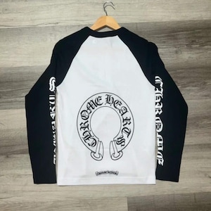 Camisa de manga comprida com estampa de cruz gótica | Camiseta urbana ousada | Look inspirado no punk rock