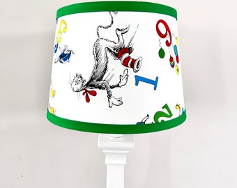 Pantalla de lámpara del alfabeto Dr. Seuss. Iluminación de la decoración de la habitación del bebé del niño del cuarto de niños