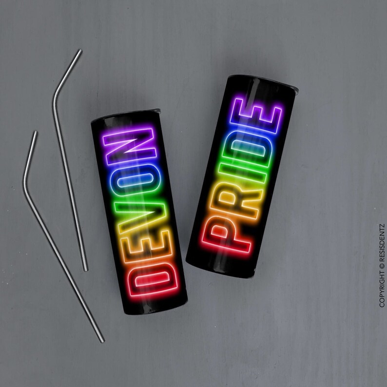 Neon Regenbogen Text Gay Pride Becher, benutzerdefinierter Becher für LGBTQ Pride Parade, benutzerdefinierte Gay Pride personalisierte Becher, 20 Unzen Becher Stroh Bild 1
