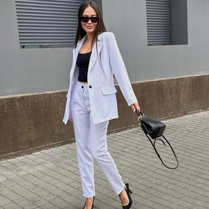 Women’s Classic Pantsuit – Elegant Two-Piece Suit for Office, Formal Events, or Business Style Tailored Blazer & High-Waisted Pants