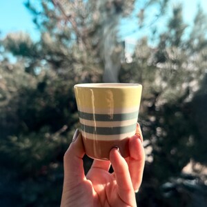 Greeploze keramische espressokop: handgeschilderde aardewerk koffiemok - Cortado-kop