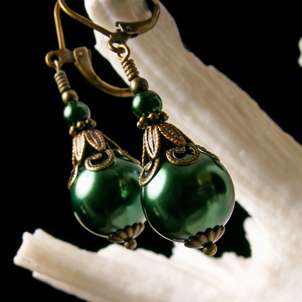 Dark Green Pearl Earrings, Forest Green Victorian Earrings, Emerald Pearl Gothic Drops, Hunter Edwardian Antique Bronze, Titanic Temptations