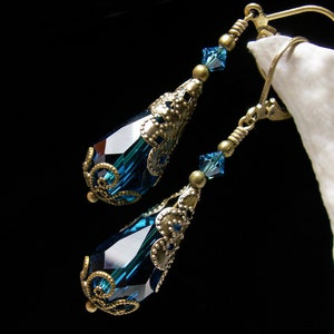 Pendientes victorianos de color azul pavo real, circonita azul gótica, steampunk verde azulado oscuro, estilo eduardiano, para novias, bronce dorado antiguo, tentaciones del Titanic 11009