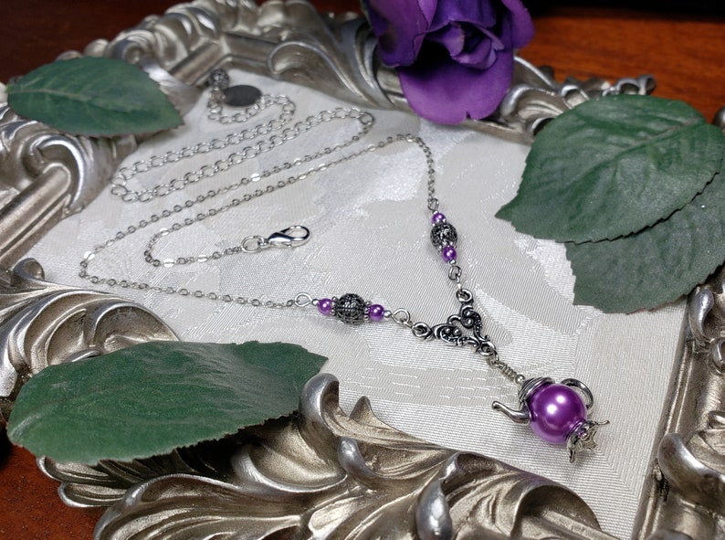 Pendentif de théière en perle violette, perle de cristal daméthyste, théière lilas charme collier victorien, théière antique en argent Titanic Temptations 21012 image 9