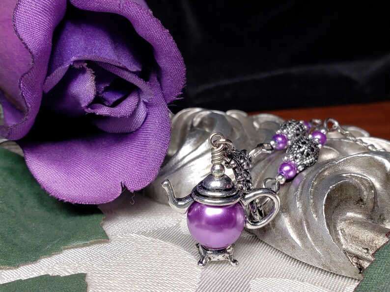 Pendentif de théière en perle violette, perle de cristal daméthyste, théière lilas charme collier victorien, théière antique en argent Titanic Temptations 21012 image 7