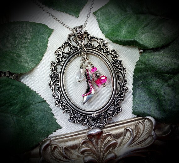 high heel shoe necklace