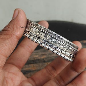 Zestaw bransoletek ze srebra próby 925 z motywem kwiatowym, oksydowane, grawerowane bransoletki do łączenia w stosy, ręcznie robiona bransoletka w stylu vintage boho.