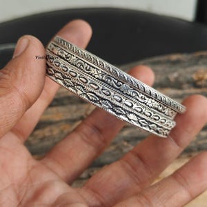 Zestaw bransoletek ze srebra próby 925, oksydowane, grawerowane bransoletki, ręcznie robiony zestaw bransoletek w stylu vintage boho.