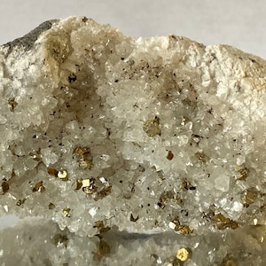 235gms &quot;Fools Gold/Beautiful Luster&quot;~Metallic Brass Yellow Golden IRON PYRITE In QUARTZ Raw Rough Crystals Geometric Specimen - E1381