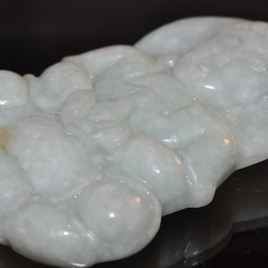 32x48x7mm &quot;Goddess Of Mercy&quot;~Burmese JADEITE JADE Kwan Yin (Quan/Kuan) Buddha Type A Carved Pendant - D1185