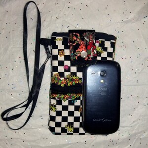 Smartphone/iphone Wallet Case on lanyard image 5