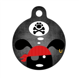 Etiqueta de identificación para mascotas: perro pirata con pata y huesos cruzados