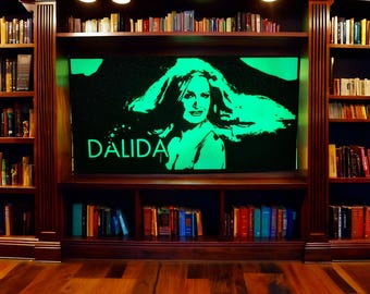 Dalida Portrait LED Lamp – Remote Control & Smartphone Control – Personalized Engraving on the Back