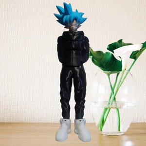 Son Goku Saiyan Streetwear Style Figurine – Customizable (approx. 25 cm)