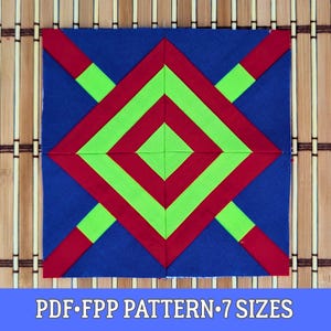 Könnte beinhalten: Ein geometrisches Quiltblock-Design mit einem blauen Quadrat mit roten, grünen und lindgrünen Akzenten. Das Design umfasst ein Rautenmuster und diagonale Linien. Der Text "PDF FPP PATTERN 7 SIZES" wird unten angezeigt.