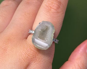Light Green Tabasco Agate Geode Ring, Natural Gemstone Ring, Raw Crystal Statement Ring, Adjustable Special Gifts Ring, Everyday Ring