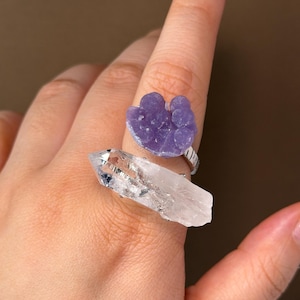 Lila Trauben Achat Ring, Klarer Quarz Punkt Ring, Einzigartiger Zwei Stein Ring, Lila Kristall Einstellbarer Ring, Rohedelstein Ring, Besonderes Geschenk