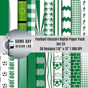 Puede incluir: Un paquete de papel digital con temática de fútbol. Los diseños presentan patrones verdes y blancos, incluyendo balones de fútbol, estrellas, rayas y un diseño de campo. El paquete incluye 20 diseños, cada uno de 30,48 cm x 30,48 cm.
