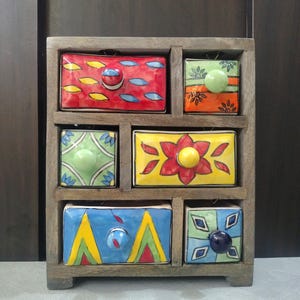 Ambachtelijke houten ladekast | Vintage opbergdoos met 6 lades | Sieradenopberger met patroon | Unieke opberger voor snuisterijen en sieraden