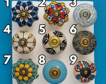 Ręcznie malowane, zabytkowe ceramiczne gałki: uchwyty do szuflad w stylu boho shabby chic