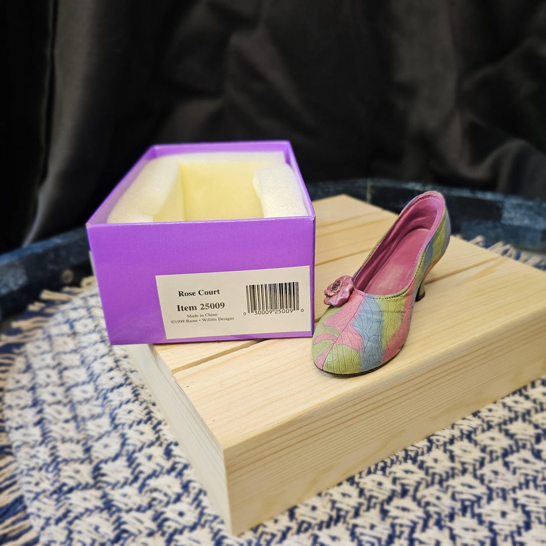 Genau der richtige Schuh, *Rose Court*, inklusive Box und  Echtheitszertifikat - Etsy.de