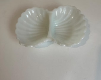 Vintage Avon Double Seashell Soap Dish Trinket Holder Candy Dish 70’s