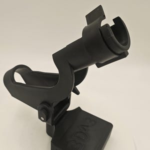 LBW 2-peg mount seated in rail clip