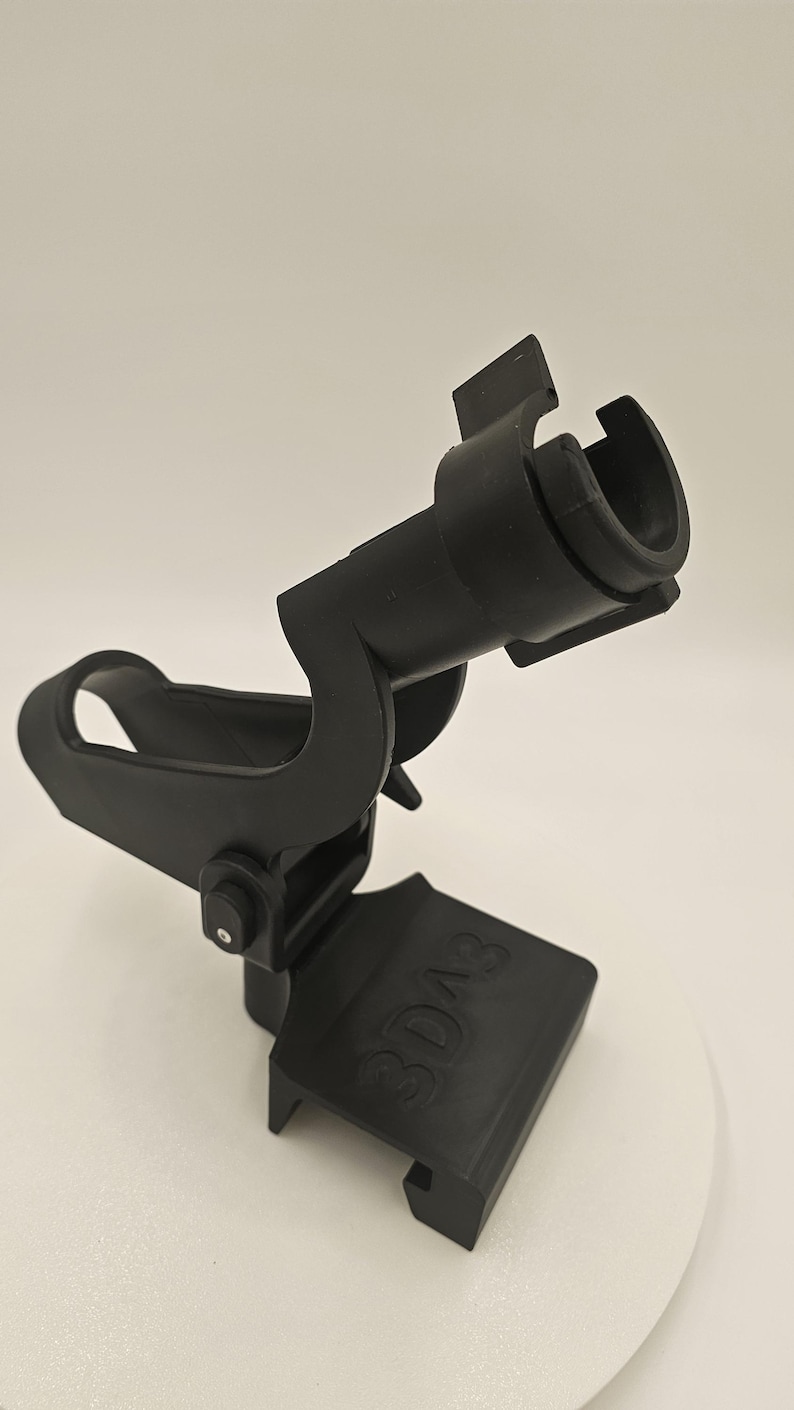 LBW 2-peg mount seated in rail clip