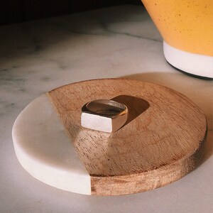 Hand-carved Large Signet Ring 画像 6