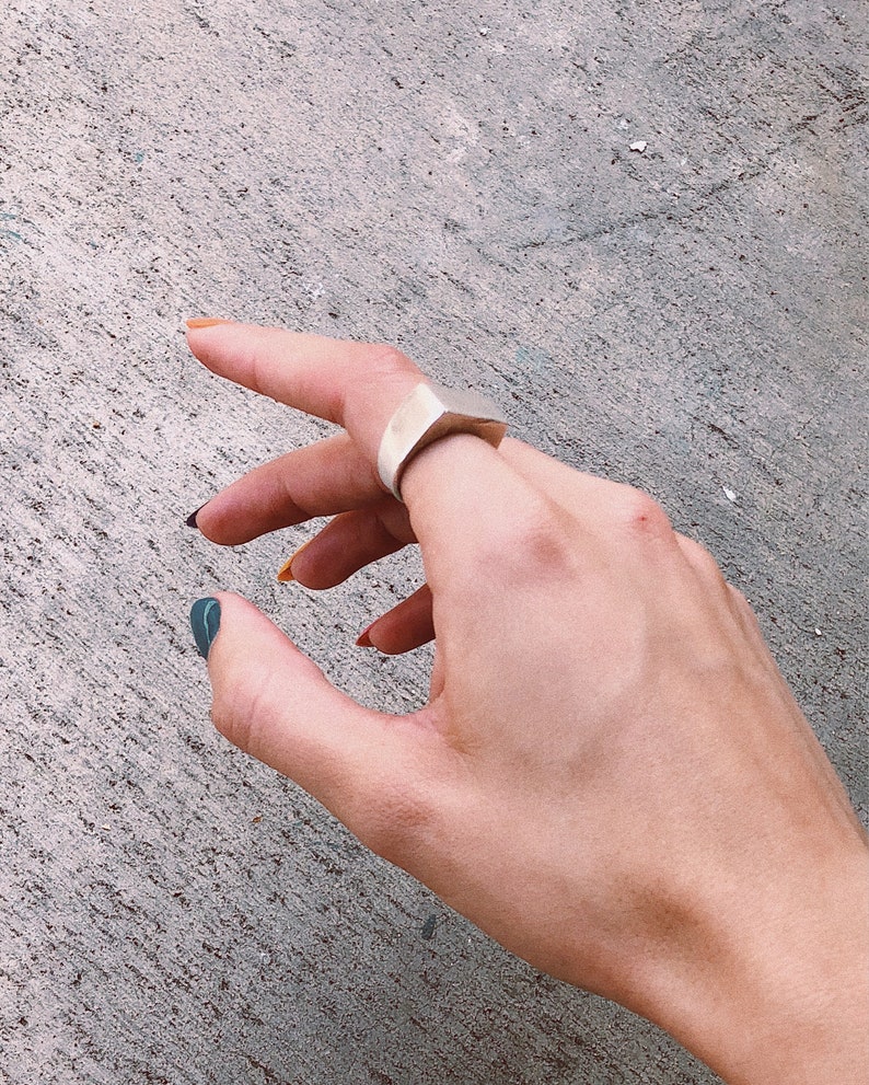 Hand-carved Large Signet Ring 画像 7