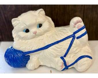 Vintage Persian White Blue Eyed Cat Playing With Yarn Ceramic Hand Painted Large