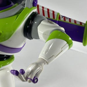 Disney Store Buzz Lightyear Talking Figure Toy Story 4 Bonnie Foot Non Working For Parts Repair Pixar Collectible image 5