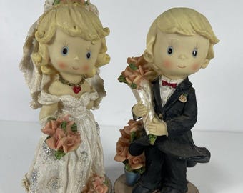 Vintage Bride and Groom Figurines Set, Wedding Couple Statue, Blonde Hair Resin Wedding Decor, 6.5”