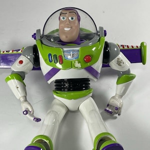 Disney Store Buzz Lightyear Talking Figure Toy Story 4 Bonnie Foot Non Working For Parts Repair Pixar Collectible image 16
