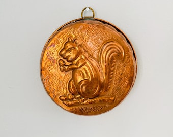 Vintage Copper Squirrel Hanging Baking Jelly Mold - Mid Century Farmhouse French Country Kitchenware - Animal Collectible Kitchen Accent