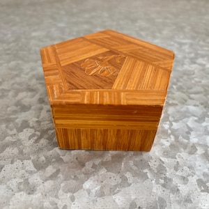 Vintage Trinket Box Japanese Hand Carved Wooden Small Jewelry Storage Pentagon Shape – Removable Lid - Mid Century Inlaid Carved Tree Design