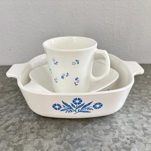 Vintage CorningWare Blue Cornflower 3-Piece Set, 1960s Casserole Square Dishes & Mug, Mid-Century Ovenware, Blue White Collectible Cookware