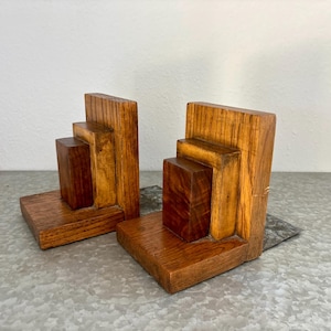 Vintage Minimalist Wooden Bookends Set of 2 – Mid Century Modern MCM Style, Rectangular Block Design Metal Base, Scandinavian Farmhouse Book