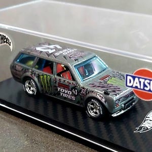 ホットウィール ダットサン 510 ワゴン モンスターエナジー トーヨータイヤ カスタムモック 1/64
