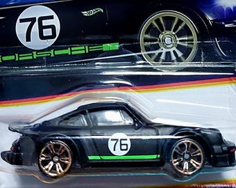 ホットウィール PORSHCHE 934 5 STH Hot Wheels 2018 Super Treasure Hunt Porsche 934.5 Real