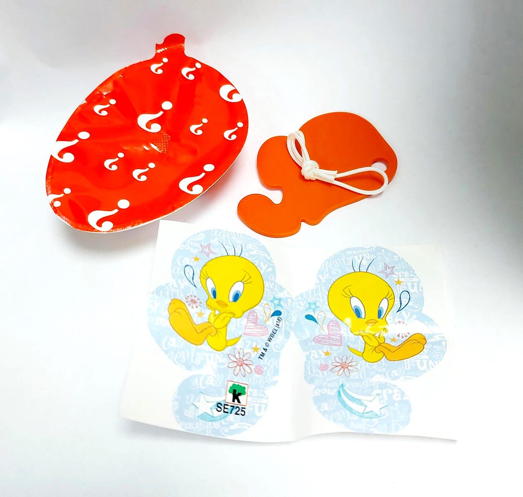 Rare Vintage Kinder Joy Tweety Pendent SE725 VHTF Toys Surprise