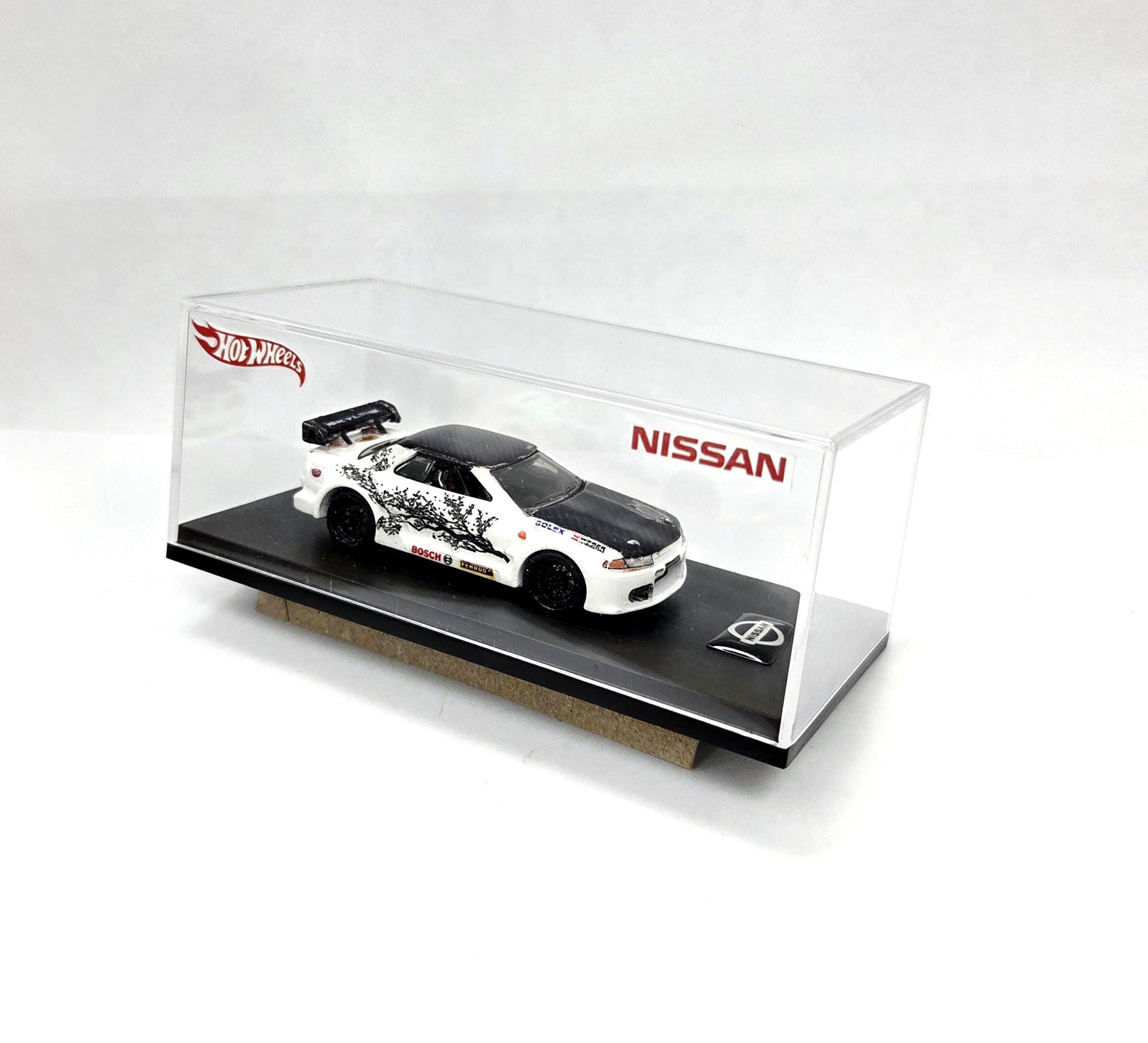 Hot Wheels Custom Nissan Skyline GT-R R32 Cherry Blossom 1/64