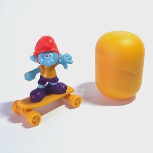 Rare vintage Kinde SURPRISE SKATER SMURF EN375A smurfs Figurines toys surprise ferrero joy peyo