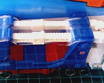 ホットウィール トランスフォーマー ウルトラマグナス トラック